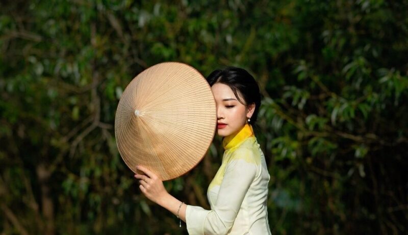 How to Tell if a Vietnamese Woman Likes You: Common Ways They Show Affection